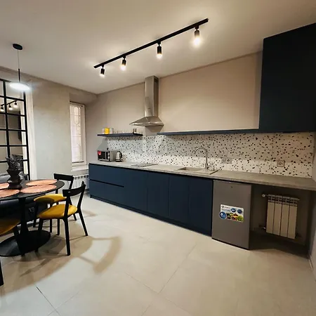 Loft Near Opera House דירה *
